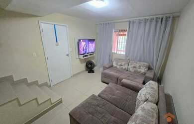 Imagem: A casa possui 4 Dormitórios, 3 Banheiros, 2 Vagas na garagem