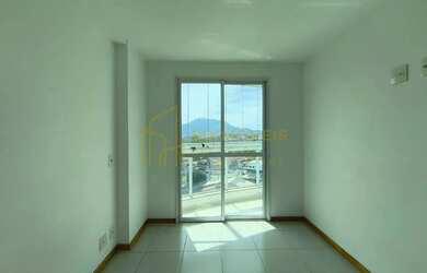 Imagem 11: Casa espaçosa com suíte no Morada de Laranjeiras, ideal para quem busca conforto!