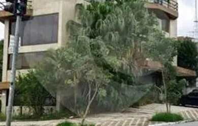 Imagem: O depósito possui 5 Vagas na garagem, 942m² de Área e está