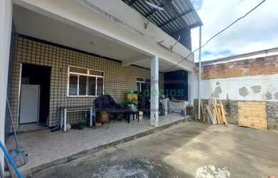 Imagem: A casa possui 2 Dormitórios, 2 Banheiros, 4 Vagas na garagem