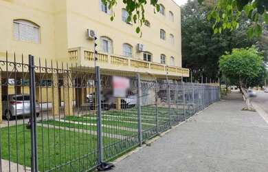 Imagem: O apartamento possui 2 Dormitórios, 1 Banheiro, 2 Vagas na