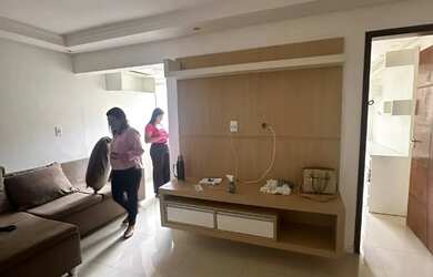 Imagem: O apartamento possui 2 Dormitórios, 1 Banheiro, 1 Vaga na garagem