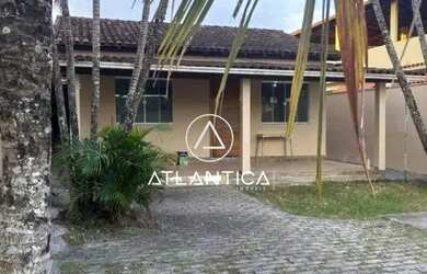 Imagem: A casa possui 2 Dormitórios, 1 Banheiro, 3 Vagas na garagem