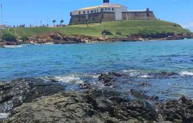 Imagem: O apartamento possui 2 Dormitórios e Acomodam 7 pessoas e está