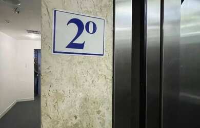 Imagem: O depósito possui 1 Vaga na garagem, 300m² de Área e está