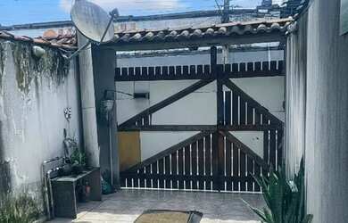 Imagem: A casa possui 2 Dormitórios, 2 Banheiros, 1 Vaga na garagem