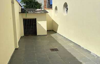 Imagem: A casa possui 2 Dormitórios, 2 Banheiros, 1 Vaga na garagem