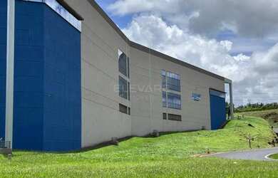 Imagem: O depósito possui 5 Vagas na garagem, 2.686m² de Área e