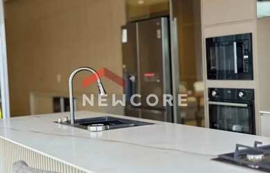 Imagem: A casa possui 3 Dormitórios, 5 Banheiros, 4 Vagas na garagem