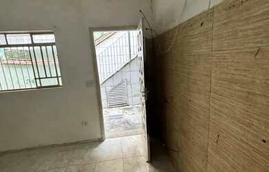 Imagem: A casa possui 1 Dormitório, 1 Banheiro, 30m² de Área e está