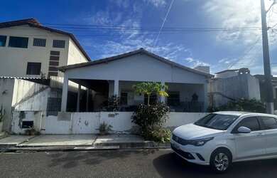Imagem: A casa em condomínio possui 3 Dormitórios, 3 Banheiros, 3