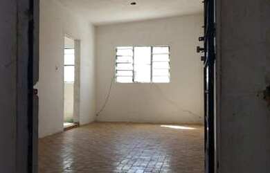 Imagem: A casa possui 2 Dormitórios, 1 Banheiro e está localizado