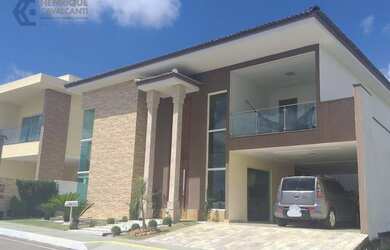 Imagem: A casa em condomínio possui 4 Dormitórios, 4 Banheiros, 4