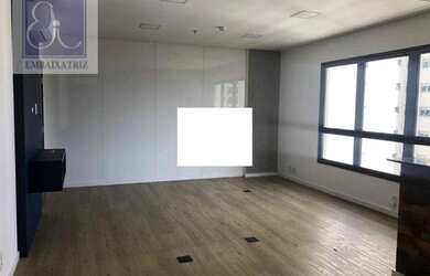 Imagem: O depósito possui 1 Vaga na garagem, 37m² de Área e está