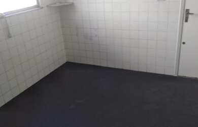 Imagem 4: Rua Fagundes Varela juntinho ao Ingá -Amplo apartamento com 3 quartos...