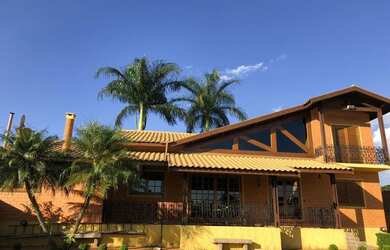 Imagem: A fazenda possui 250m² de Área e está localizado em Medeiros