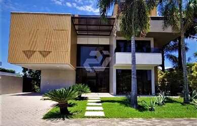 Imagem: A casa em condomínio possui 5 Dormitórios, 5 Banheiros, 4