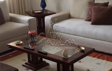 Imagem: O apartamento possui 3 Dormitórios, 1 Banheiro, 1 Vaga na garagem