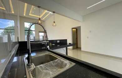 Imagem 3: Casa muito bem localizada