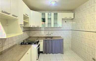 Imagem: A casa em condomínio possui 5 Dormitórios, 4 Banheiros, 2