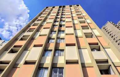 Imagem: O apartamento possui 1 Dormitório, 1 Banheiro, 1 Vaga na garagem