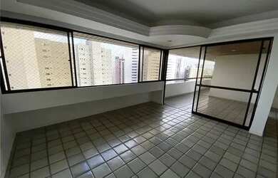 Imagem: O apartamento possui 4 Dormitórios, 3 Banheiros, 2 Vagas na