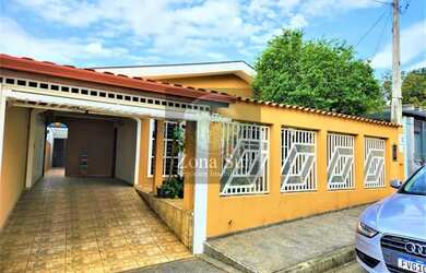 Imagem: A casa possui 5 Dormitórios, 5 Banheiros, 2 Vagas na garagem