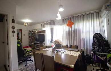 Imagem: O apartamento possui 4 Dormitórios, 3 Banheiros, 2 Vagas na