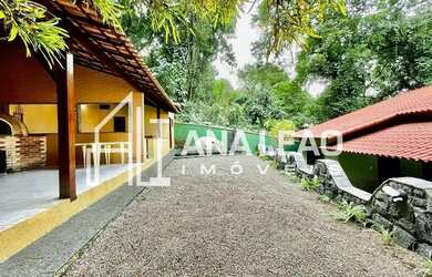 Imagem: A casa em condomínio possui 3 Dormitórios, 3 Banheiros, 200m²