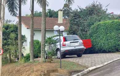 Imagem: A casa em condomínio possui 3 Dormitórios, 2 Banheiros, 4