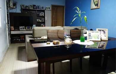 Imagem: A casa possui 3 Dormitórios, 5 Banheiros, 2 Vagas na garagem