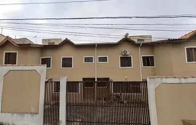 Imagem: A casa em condomínio possui 2 Dormitórios, 3 Banheiros, 1