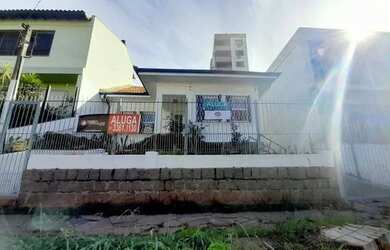 Imagem: A casa possui 3 Dormitórios, 1 Banheiro e 160m² de Área e