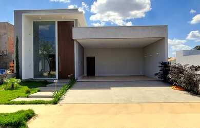 Imagem: A casa em condomínio possui 3 Dormitórios, 3 Banheiros, 2