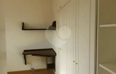 Imagem 11: 220m² Moema Pássaros. Piscina, Ar-condicionado, Guarda roupaeLareira