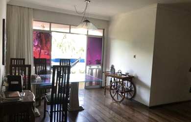 Imagem: O apartamento possui 3 Dormitórios, 1 Banheiro, 2 Vagas na