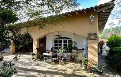 Imagem: A casa em condomínio possui 4 Dormitórios, 5 Banheiros, 5