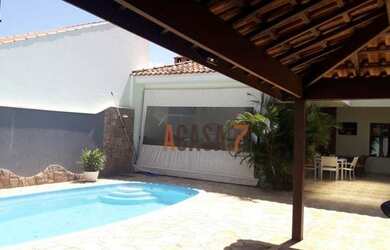 Imagem: A casa em condomínio possui 3 Dormitórios, 3 Banheiros, 4