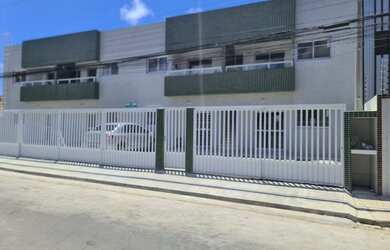 Imagem: A casa possui 2 Dormitórios, 2 Banheiros, 1 Vaga na garagem