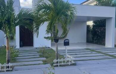 Imagem: A casa possui 3 Dormitórios, 3 Banheiros, 2 Vagas na garagem