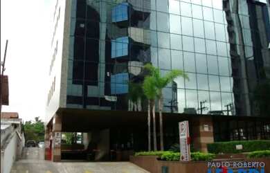 Imagem: O depósito possui 4 Vagas na garagem, 216m² de Área e está