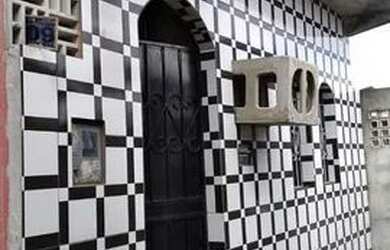 Imagem: A casa possui 3 Dormitórios, 2 Banheiros e está localizado