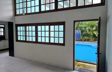 Imagem 1: Linda casa com piscina privativa km13 na pista com todas as taxas inclusas