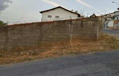 Imagem: O terreno possui 290m² de Área e está localizado em Centro