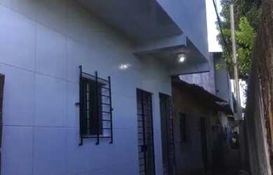 Imagem: A casa possui 2 Dormitórios, 1 Banheiro e está localizado