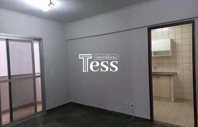 Imagem: O apartamento possui 1 Dormitório, 1 Banheiro, 1 Vaga na garagem