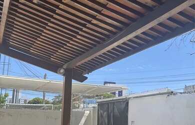 Imagem: A casa possui 2 Dormitórios, 1 Banheiro, 2 Vagas na garagem