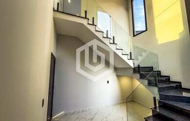 Imagem: A casa em condomínio possui 3 Dormitórios, 2 Banheiros, 4