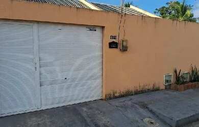 Imagem: A casa possui 3 Dormitórios, 1 Banheiro, 180m² de Área e