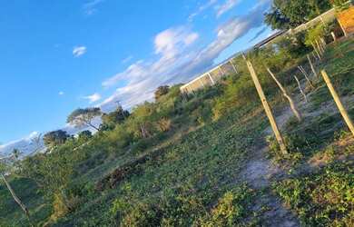 Imagem: O terreno possui 325m² de Área e está localizado em Campo